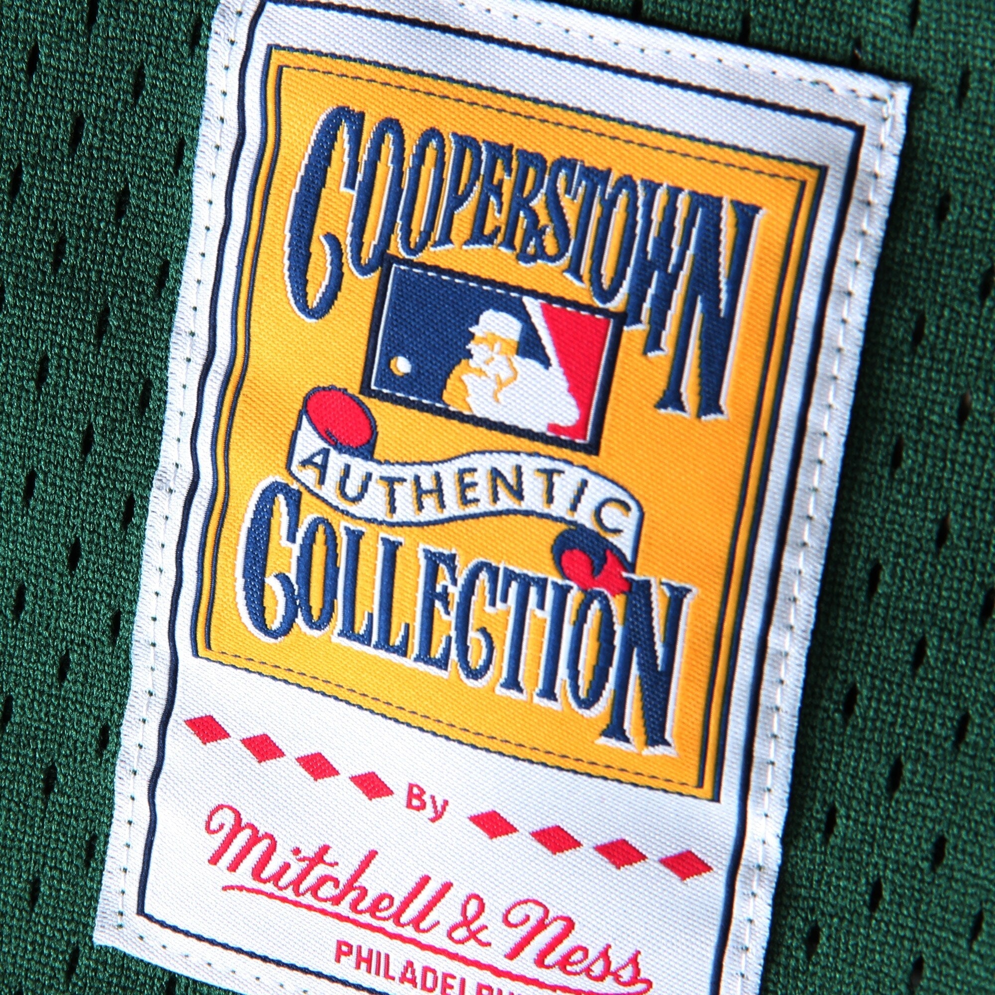 Men s Oakland Athletics Rickey Henderson 1998 Mitchell And Ness Green Cooperstown 1987 Mesh Batting Practice Jersey Official Team Jersey Sports Fan